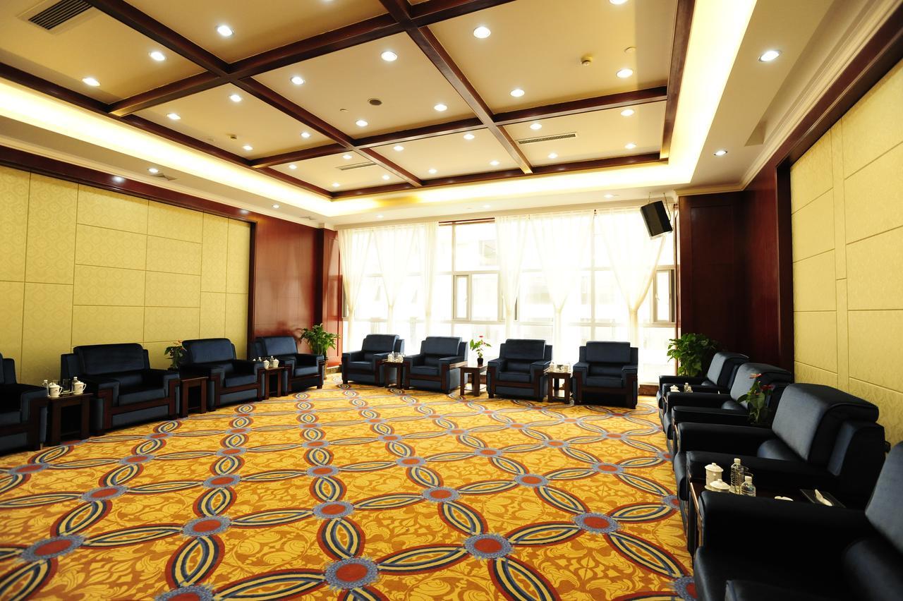 Yinruilin International Hotel Кунмин Екстериор снимка