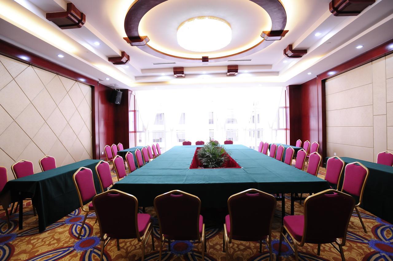 Yinruilin International Hotel Кунмин Екстериор снимка