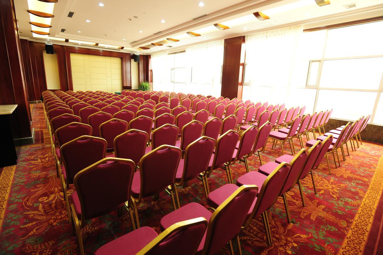 Yinruilin International Hotel Кунмин Екстериор снимка